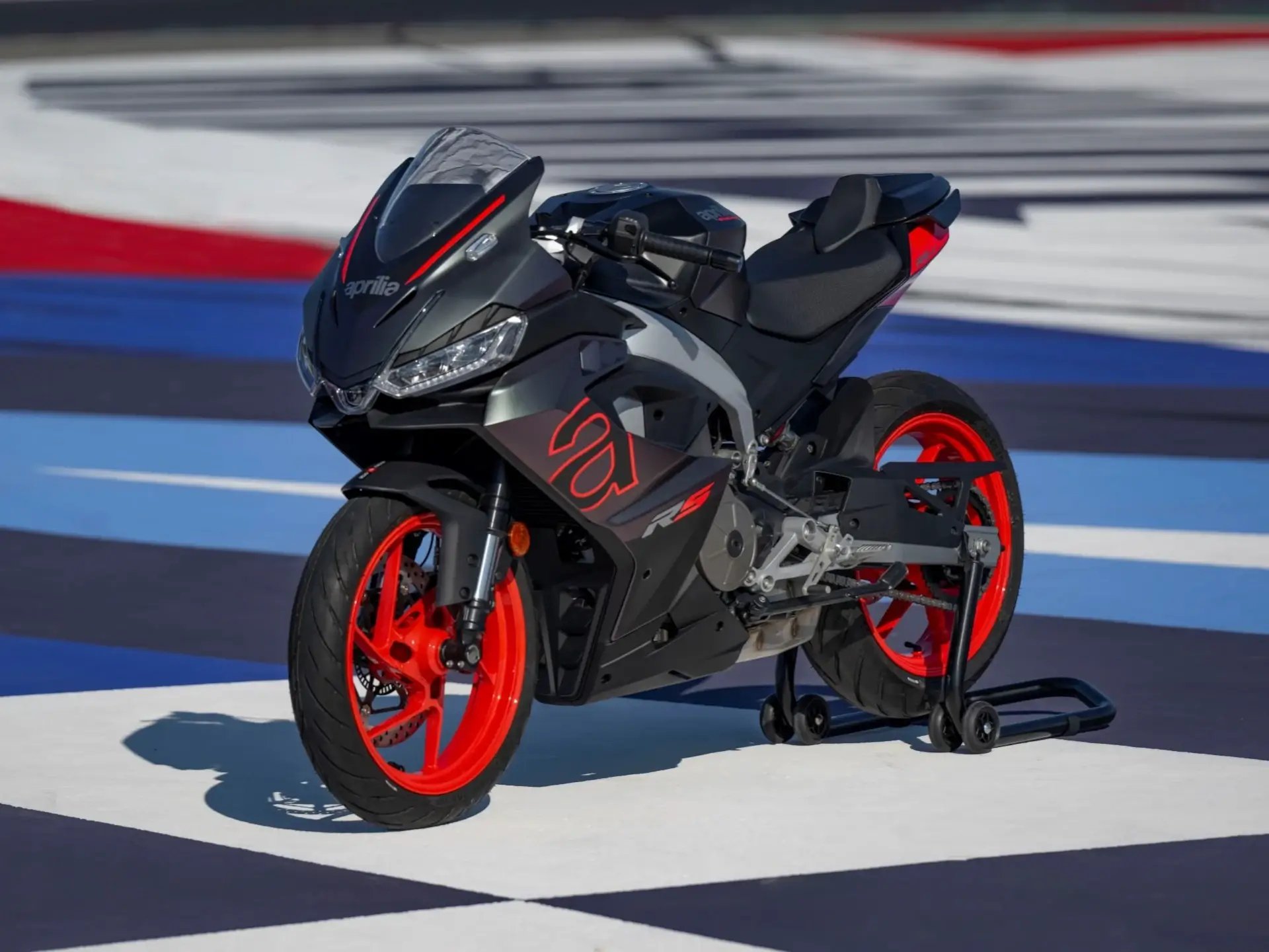 Copia de Aprilia_RS457_wall-image_1920x1440_10