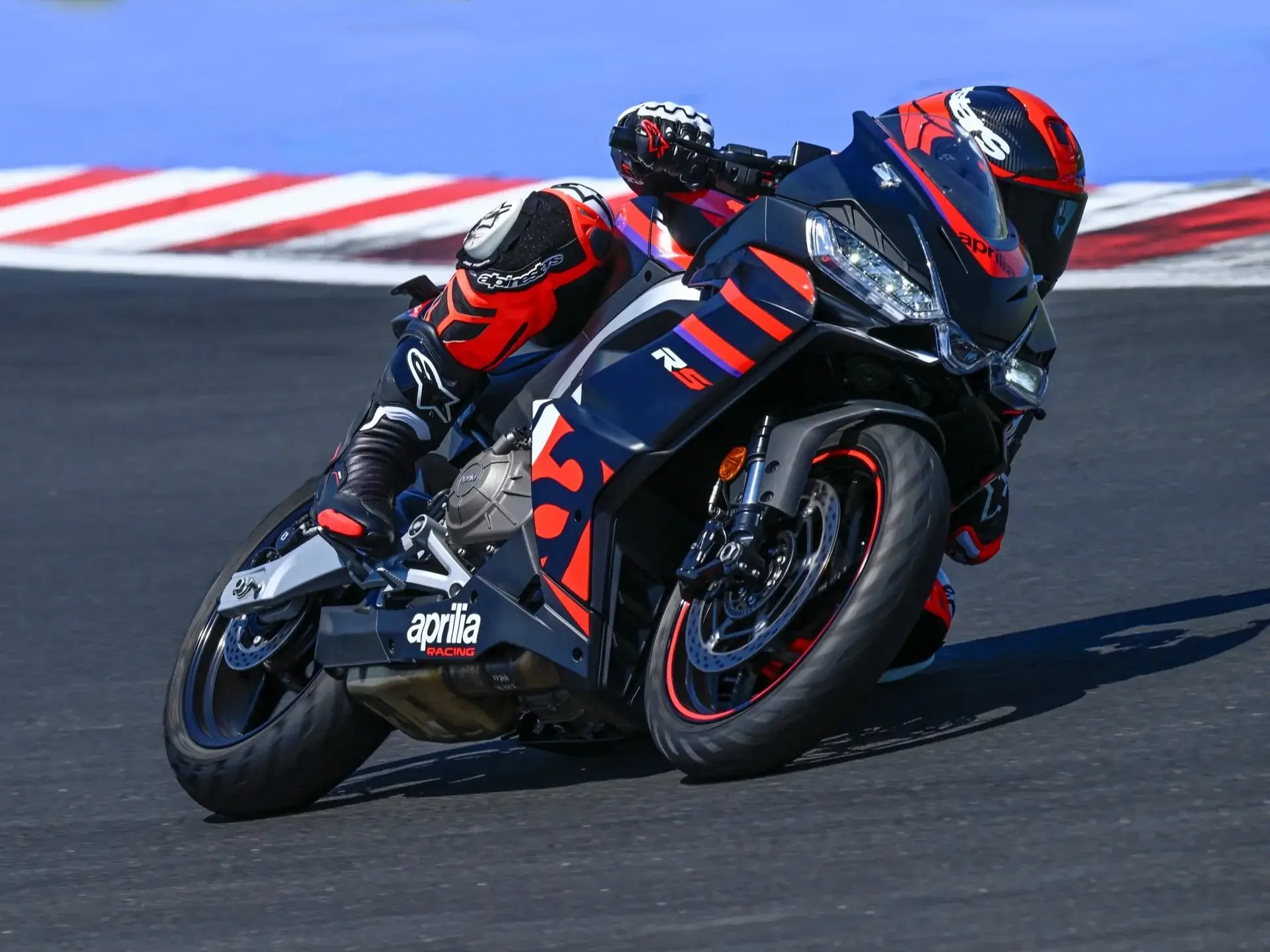 Copia de Aprilia_RS457_wall-image_1920x1440_2-1