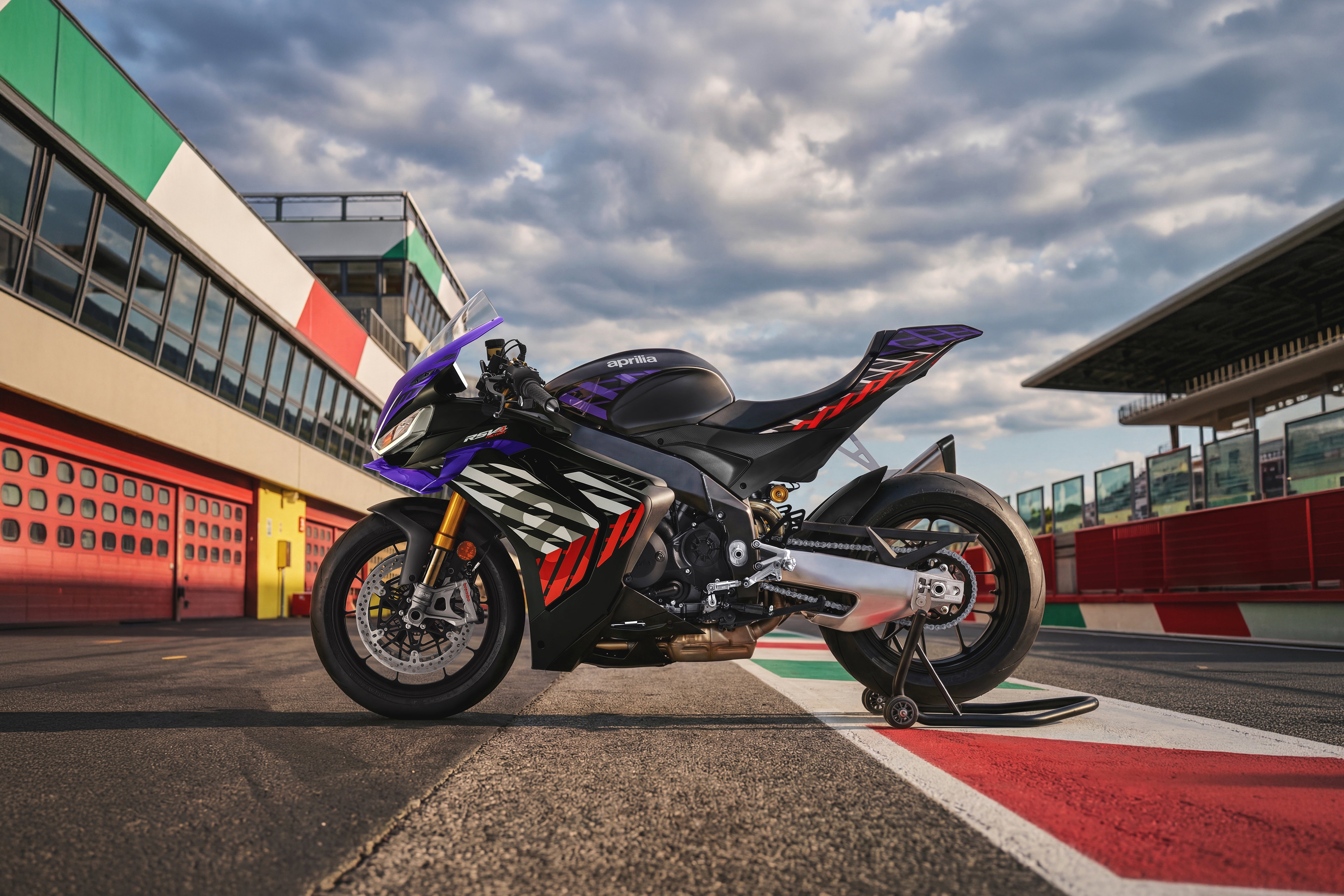 GAL-PREM-Aprilia-RSV4-Factory-D